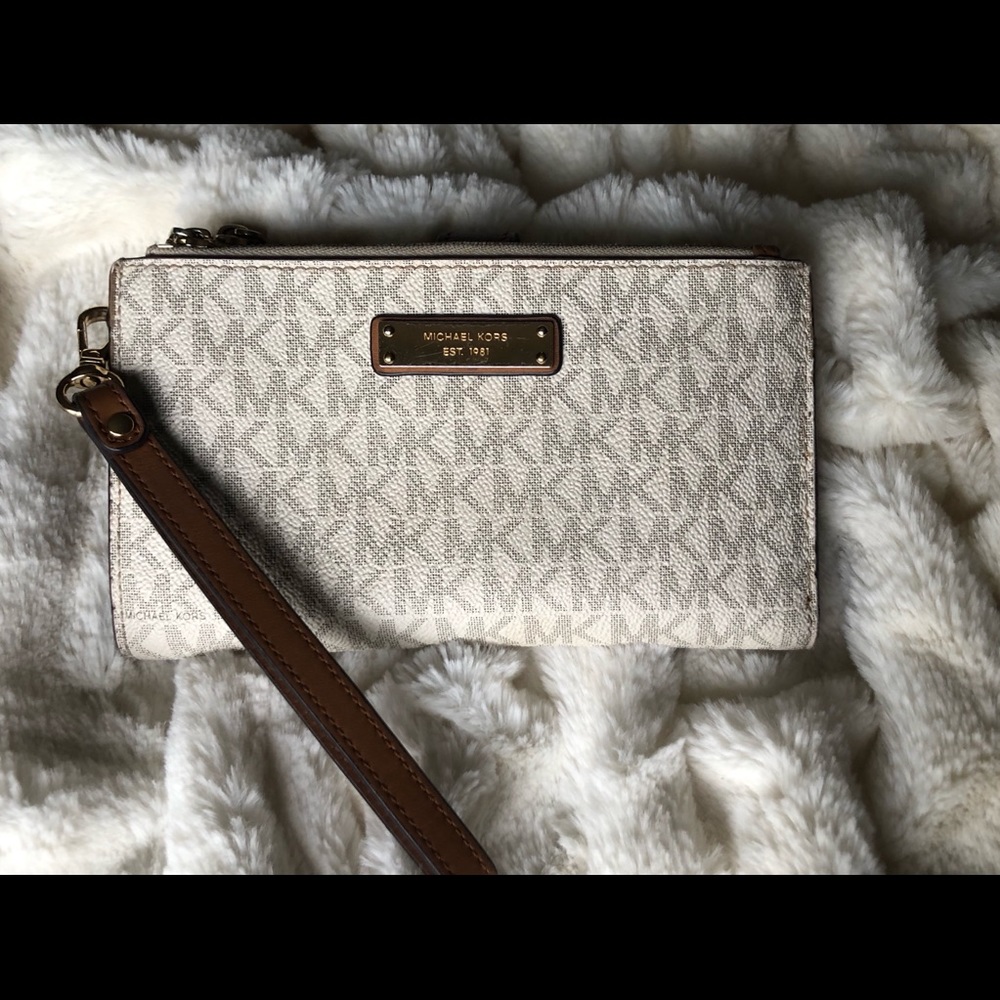Michael Kors Wristlet